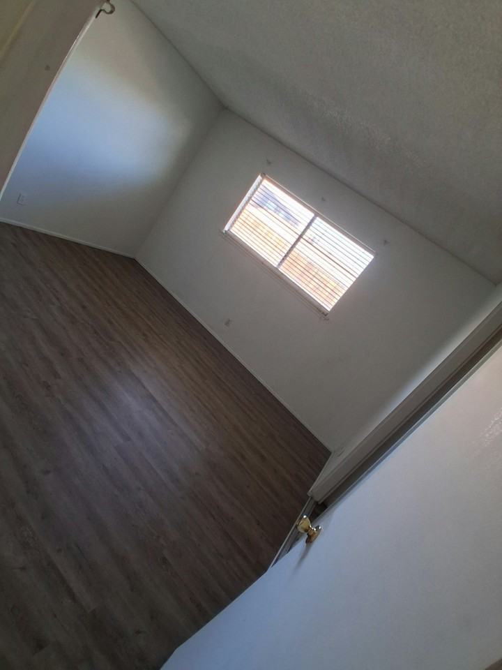 19227 California 18, Unit 5 - Photo 6 of 12