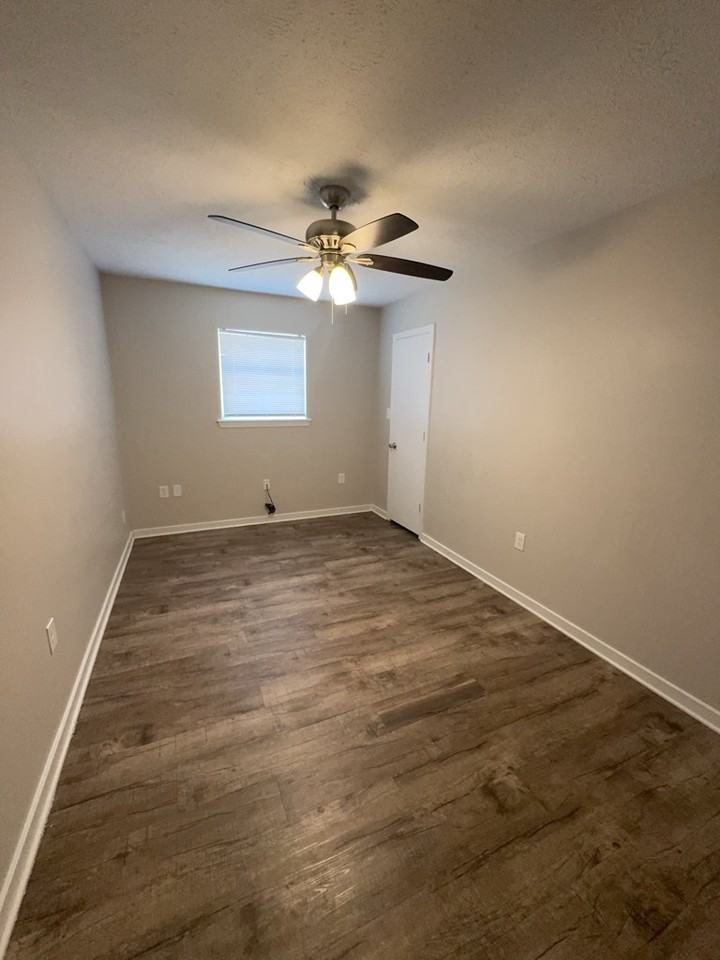 105 Suzanne Cove, Unit A - Photo 7 of 13