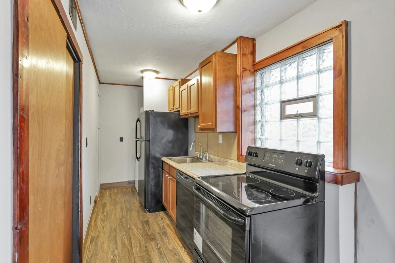 454 E 16th Ave, Unit A - Photo 4 of 13