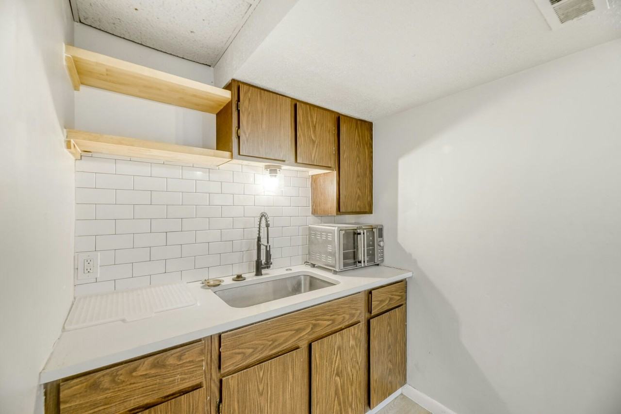 5441 South Cedar Street, Unit B - Photo 5 of 10