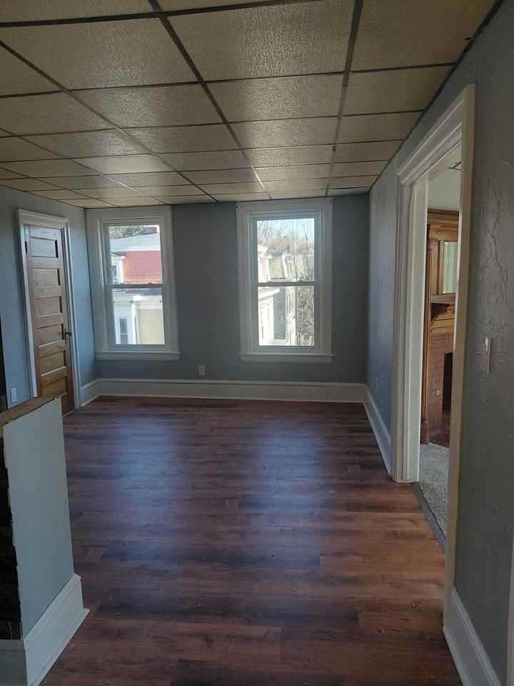 10-14 Summer St - Photo 3 of 7