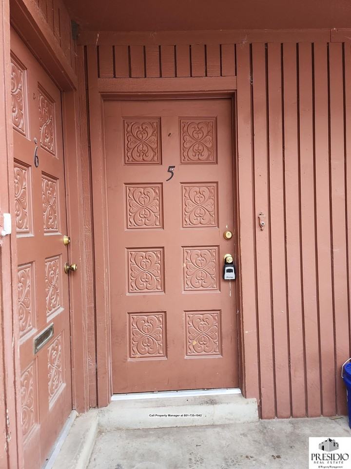 318 N C Street - Photo 5 of 38