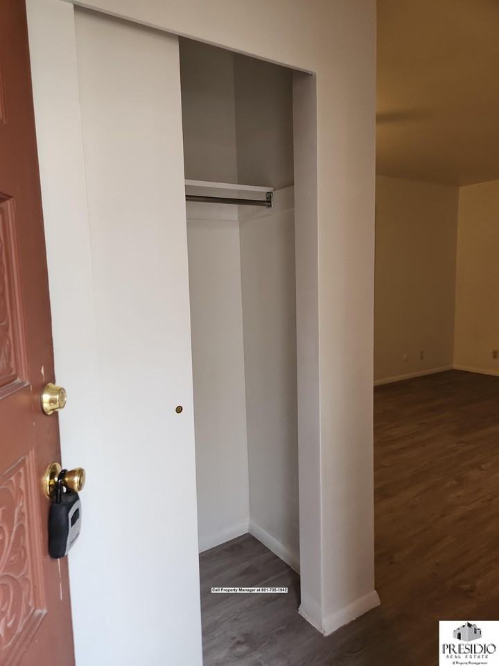 318 N C Street - Photo 6 of 38