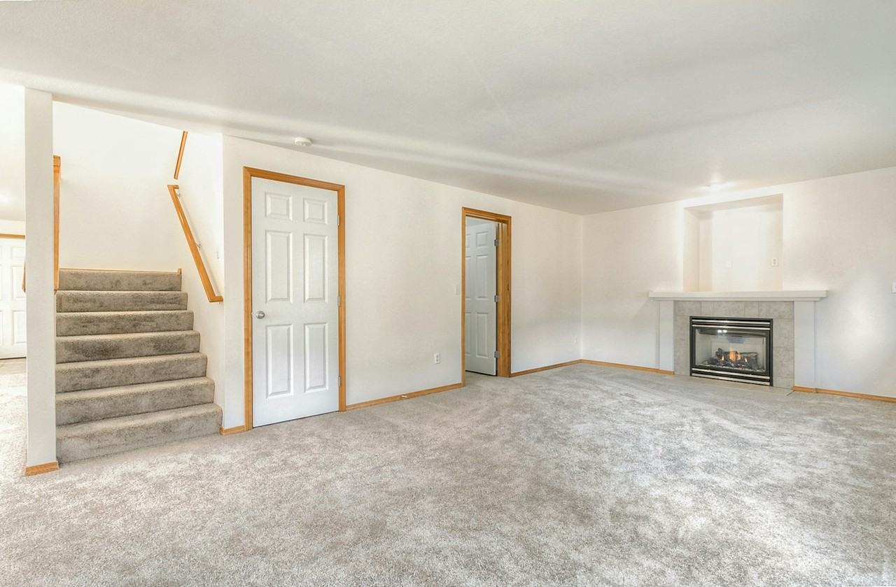 21014 131st Avenue Southeast - Photo 6 of 19