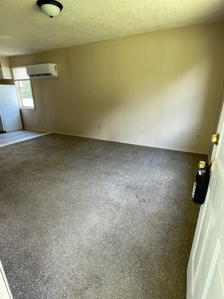 221 Roellen Newbern Road - Photo 2 of 8