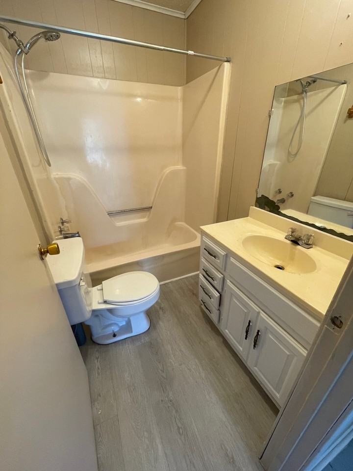 221 Roellen Newbern Road - Photo 6 of 8