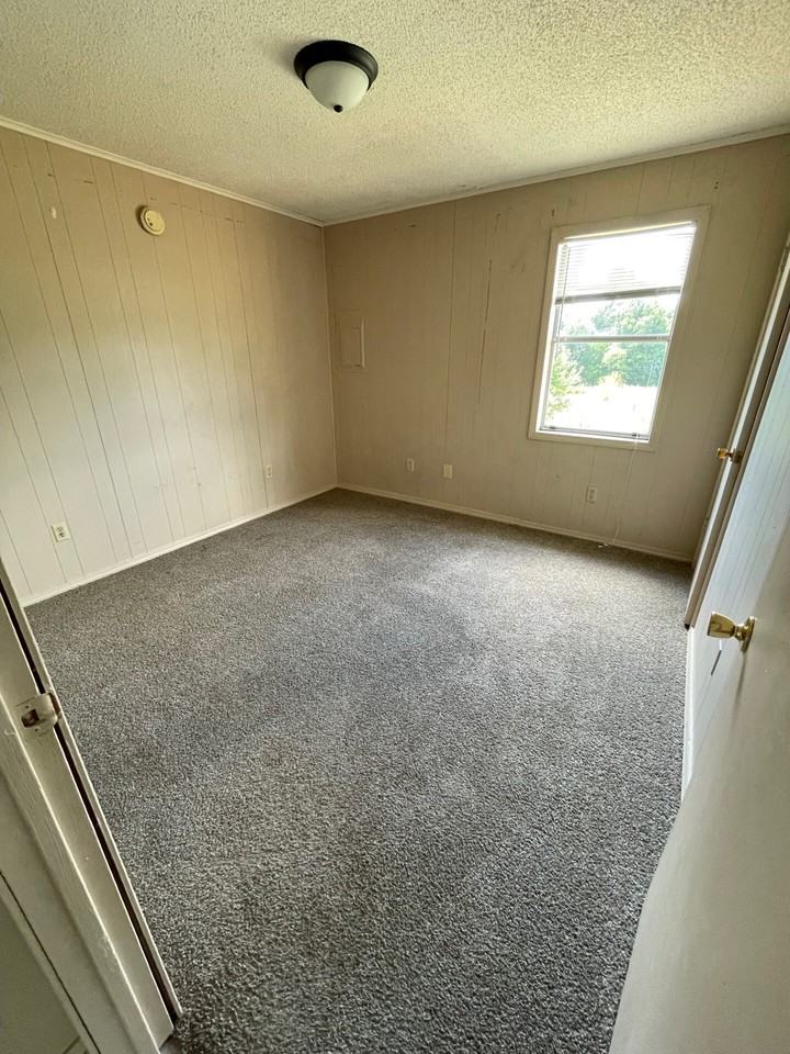 221 Roellen Newbern Road - Photo 7 of 8