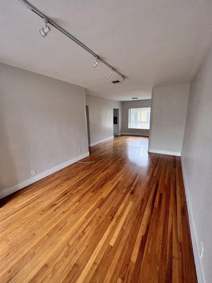 701 Northeast 16th Avenue - Photo 2 of 41