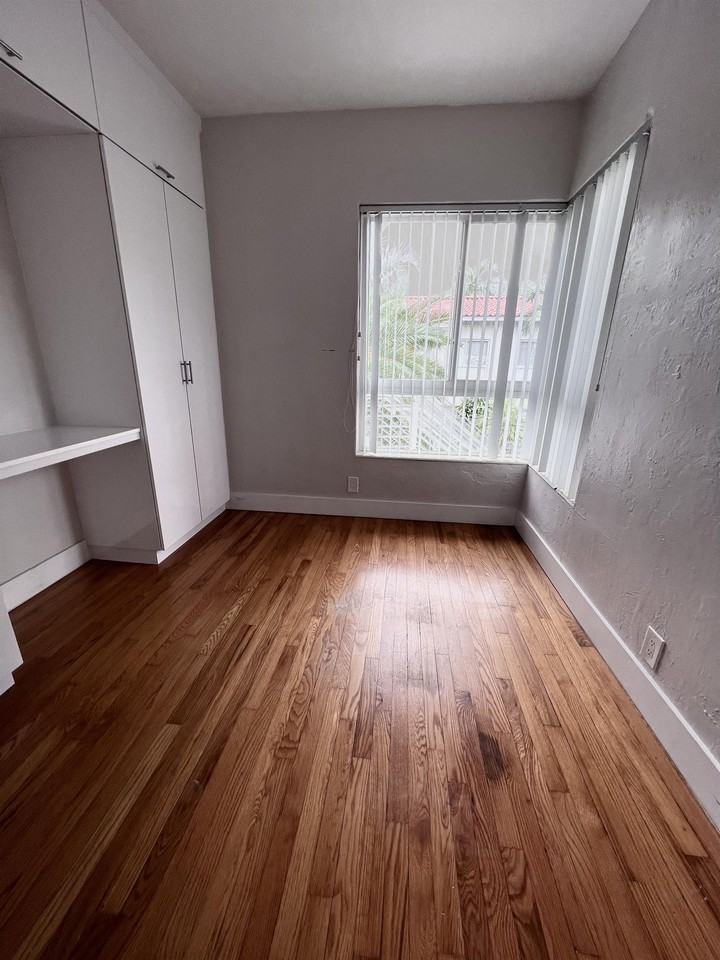 701 Northeast 16th Avenue - Photo 6 of 41