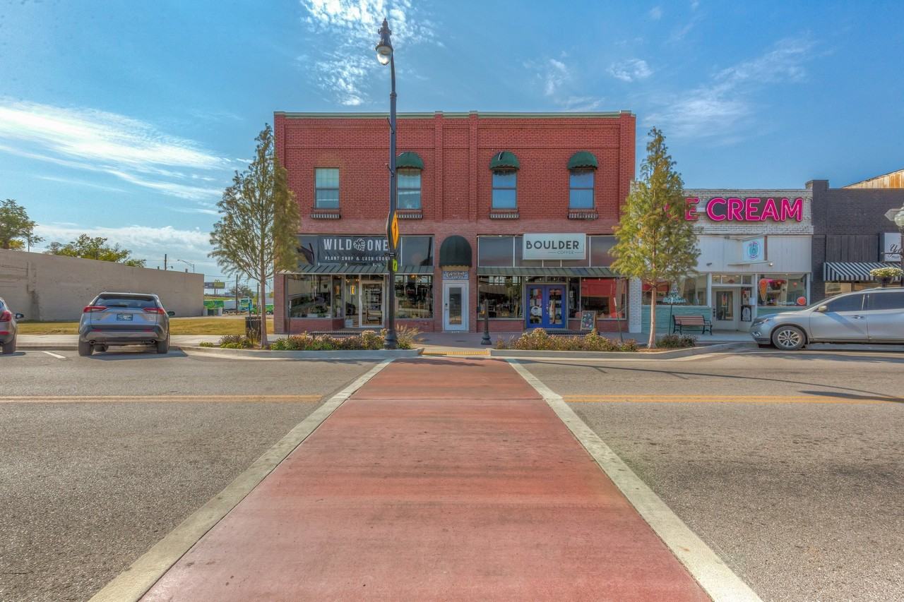118 North Main Street - Photo 2 of 20