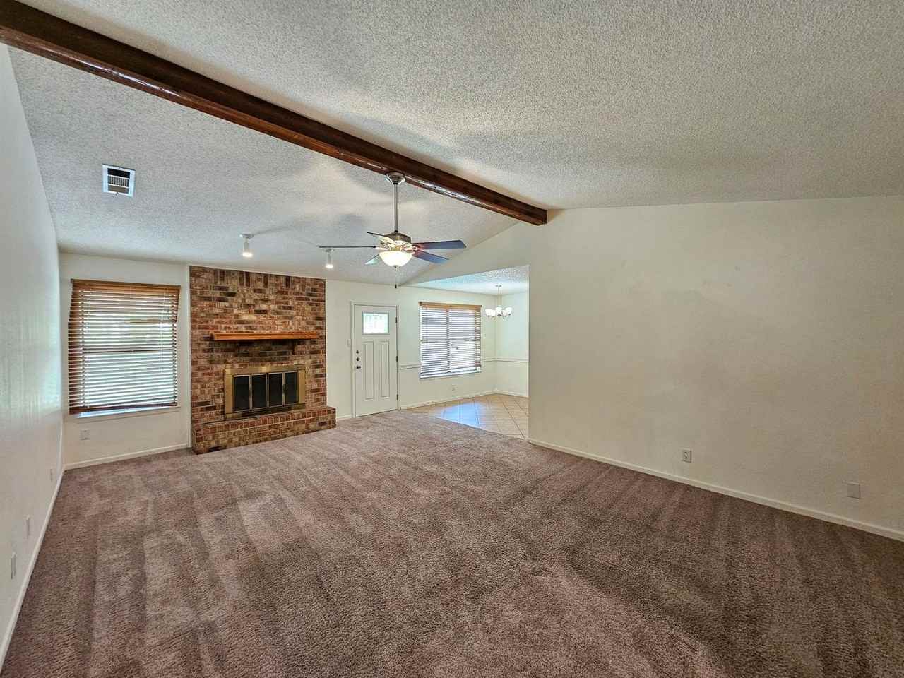 3201 Paintrock Dr - Photo 5 of 20