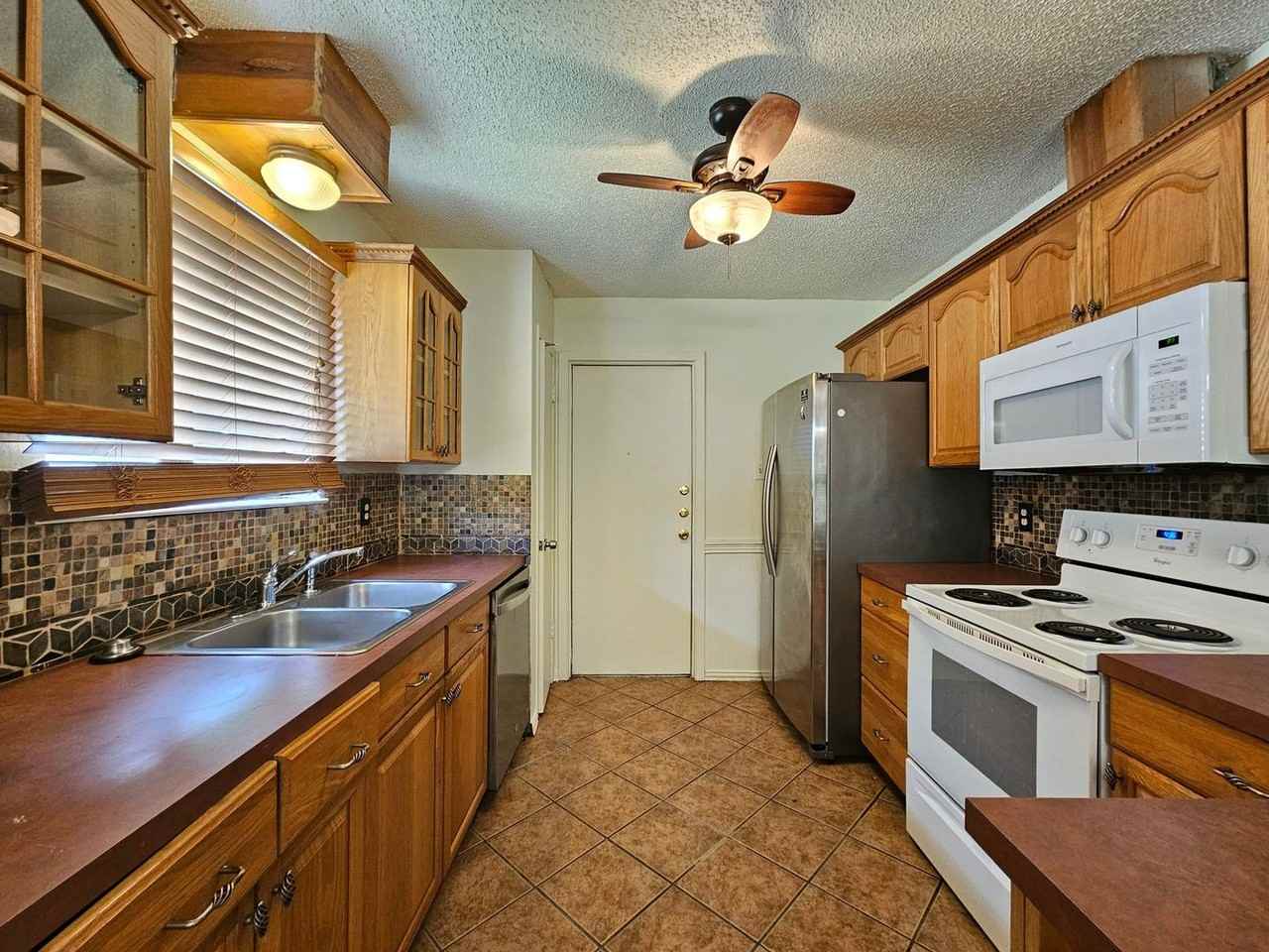 3201 Paintrock Dr - Photo 2 of 20