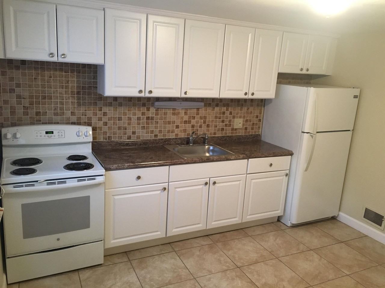 Princeton Court Apartments - Photo 4 of 18