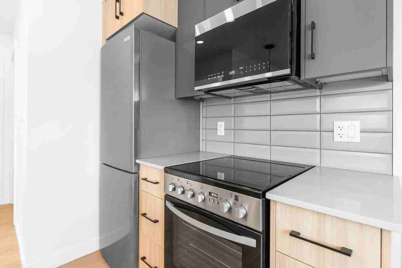 9809 153 St Nw - Photo 6 of 31