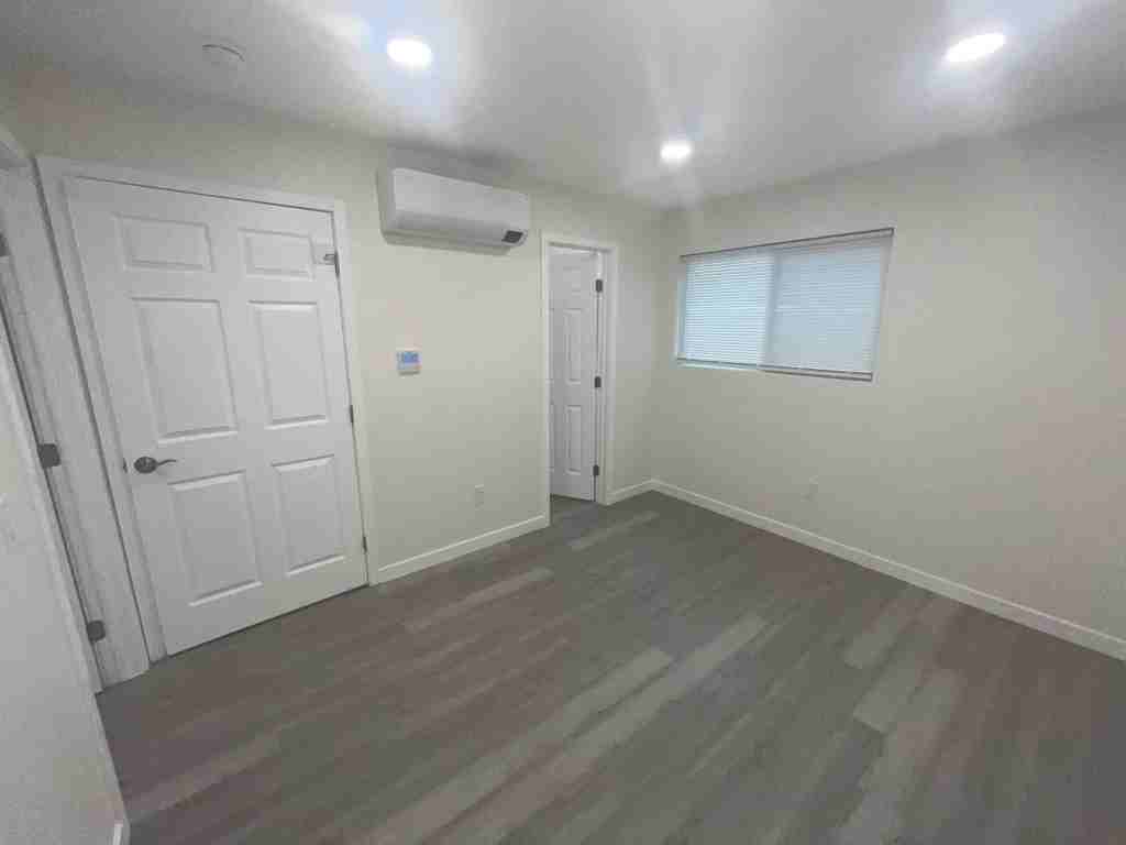 1875 Julian Ave 92113 - Photo 7 of 11
