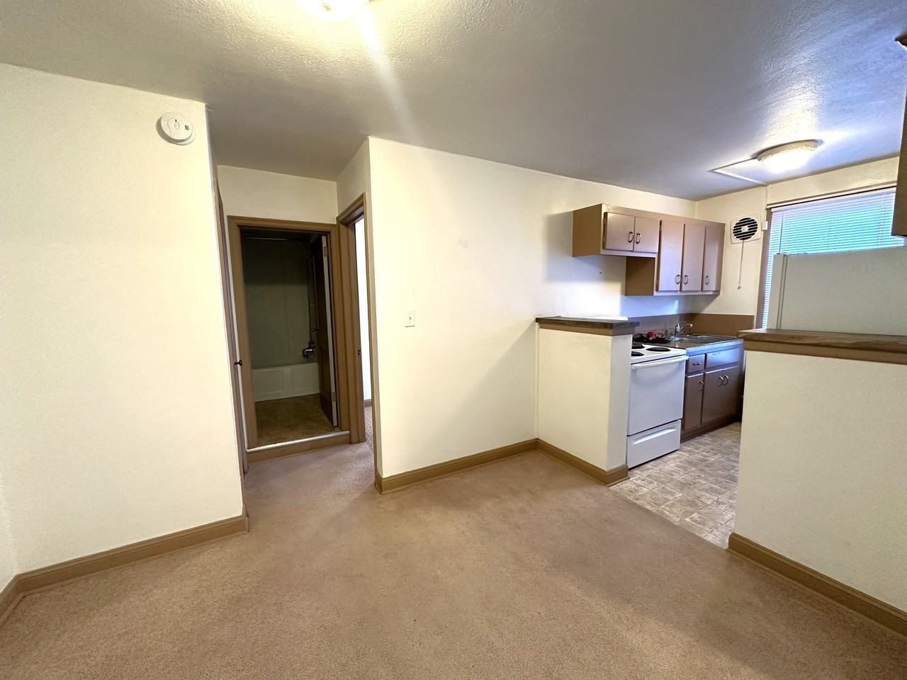 120 Main Street North, #4 - Photo 2 of 9