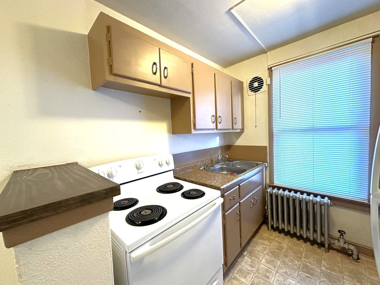 120 Main Street North, #4 - Photo 4 of 9