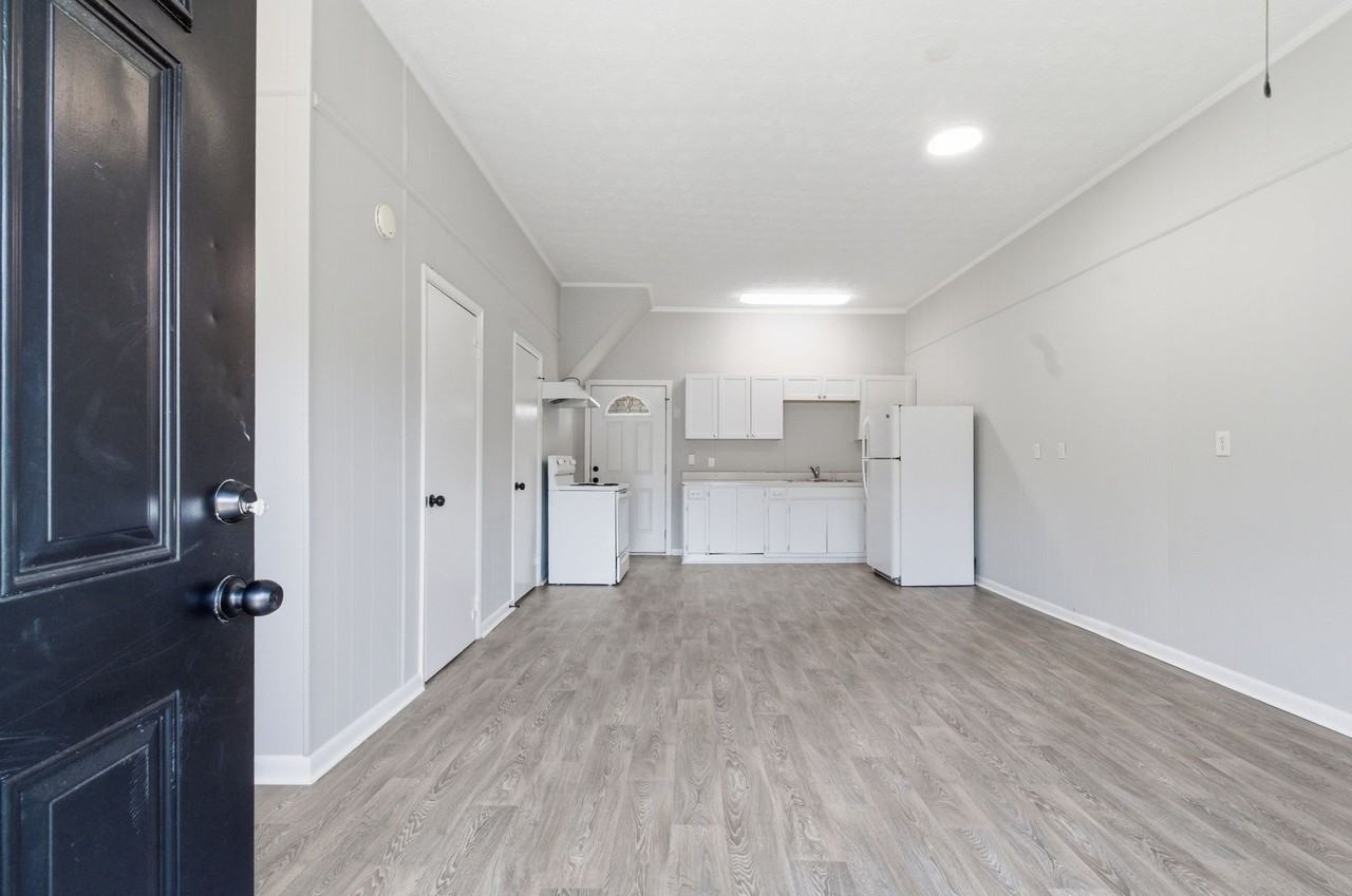 Rebecca Dr. 1019 B - Photo 5 of 10