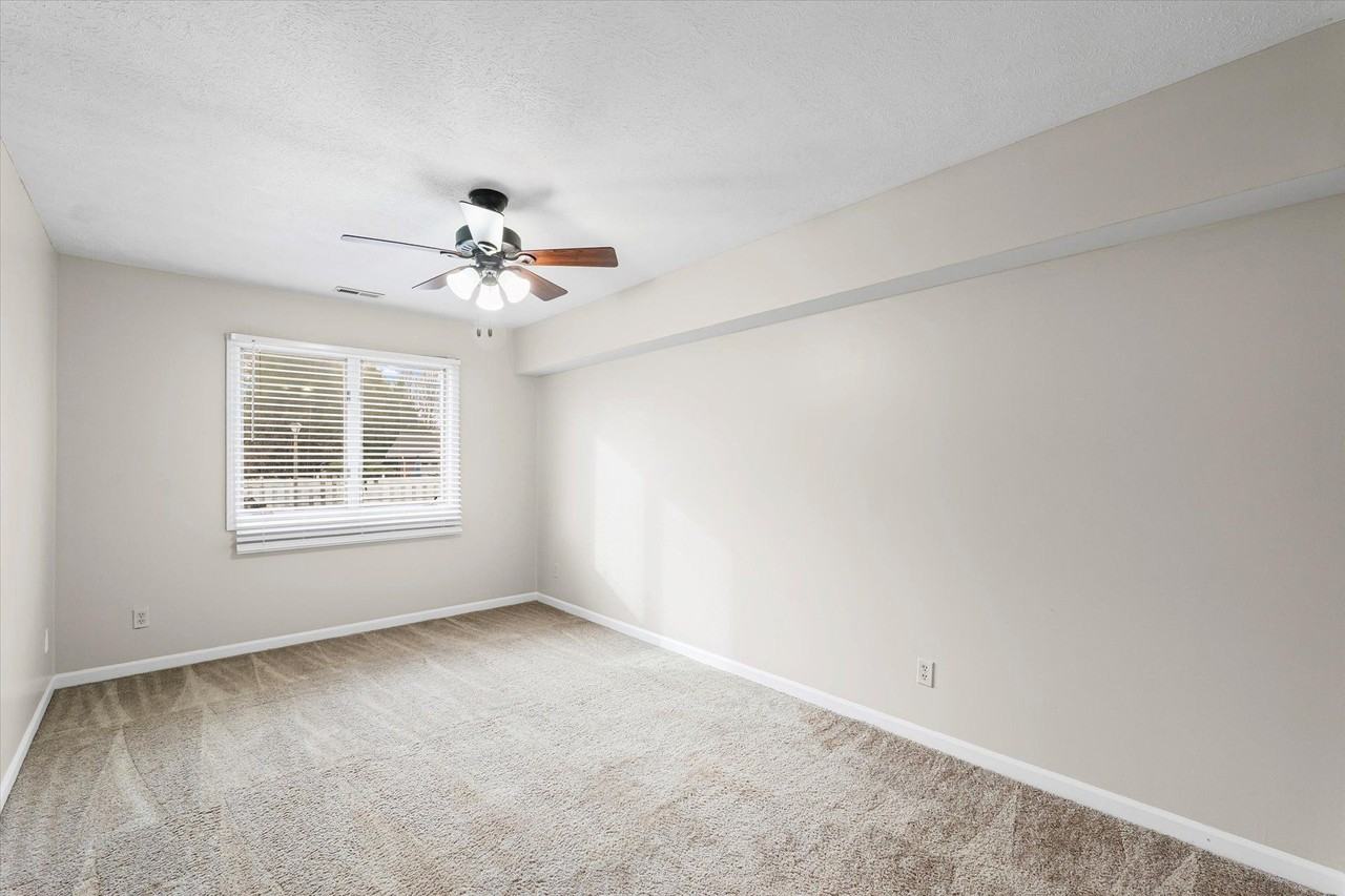 123 S Regency Dr - Photo 4 of 18