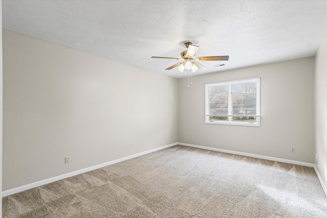 123 S Regency Dr - Photo 6 of 18