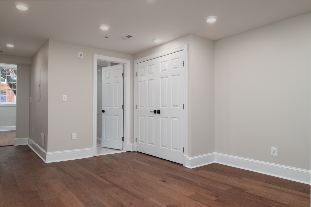 1 East Montgomery Street - Photo 6 of 12