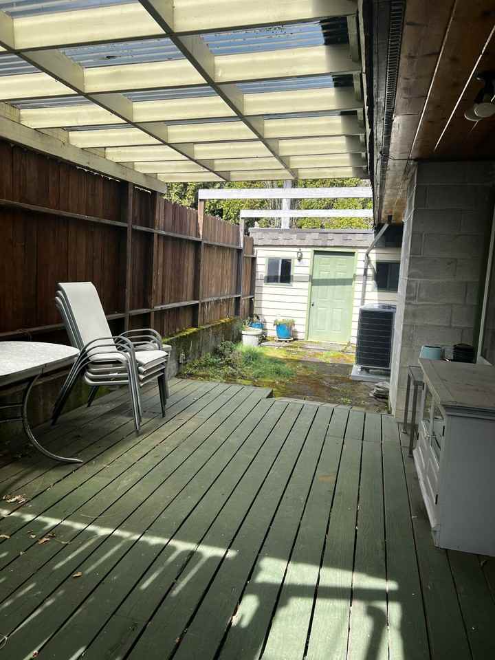 146 Hawthorn Ln #1 - Photo 3 of 23