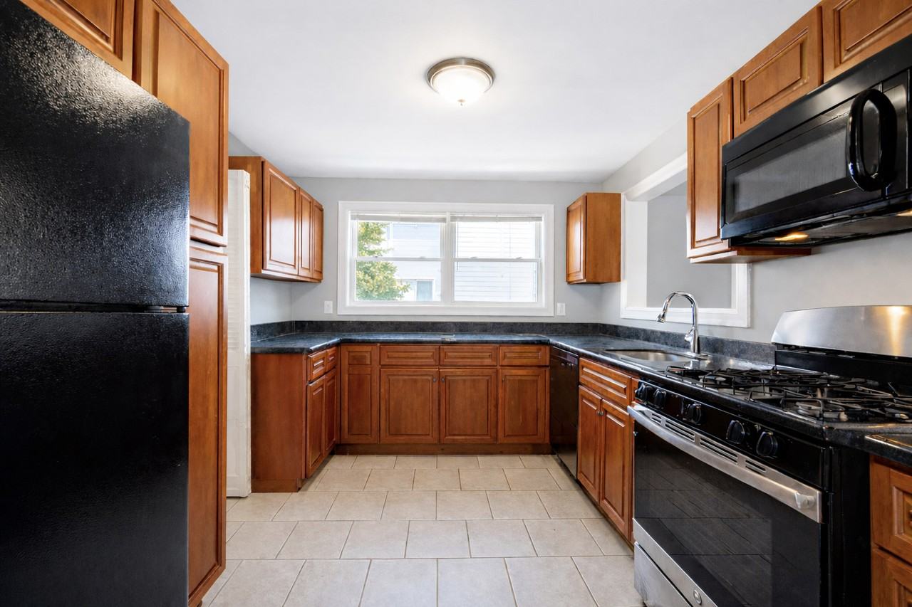 131 Bridgeboro St #1 - Photo 2 of 18