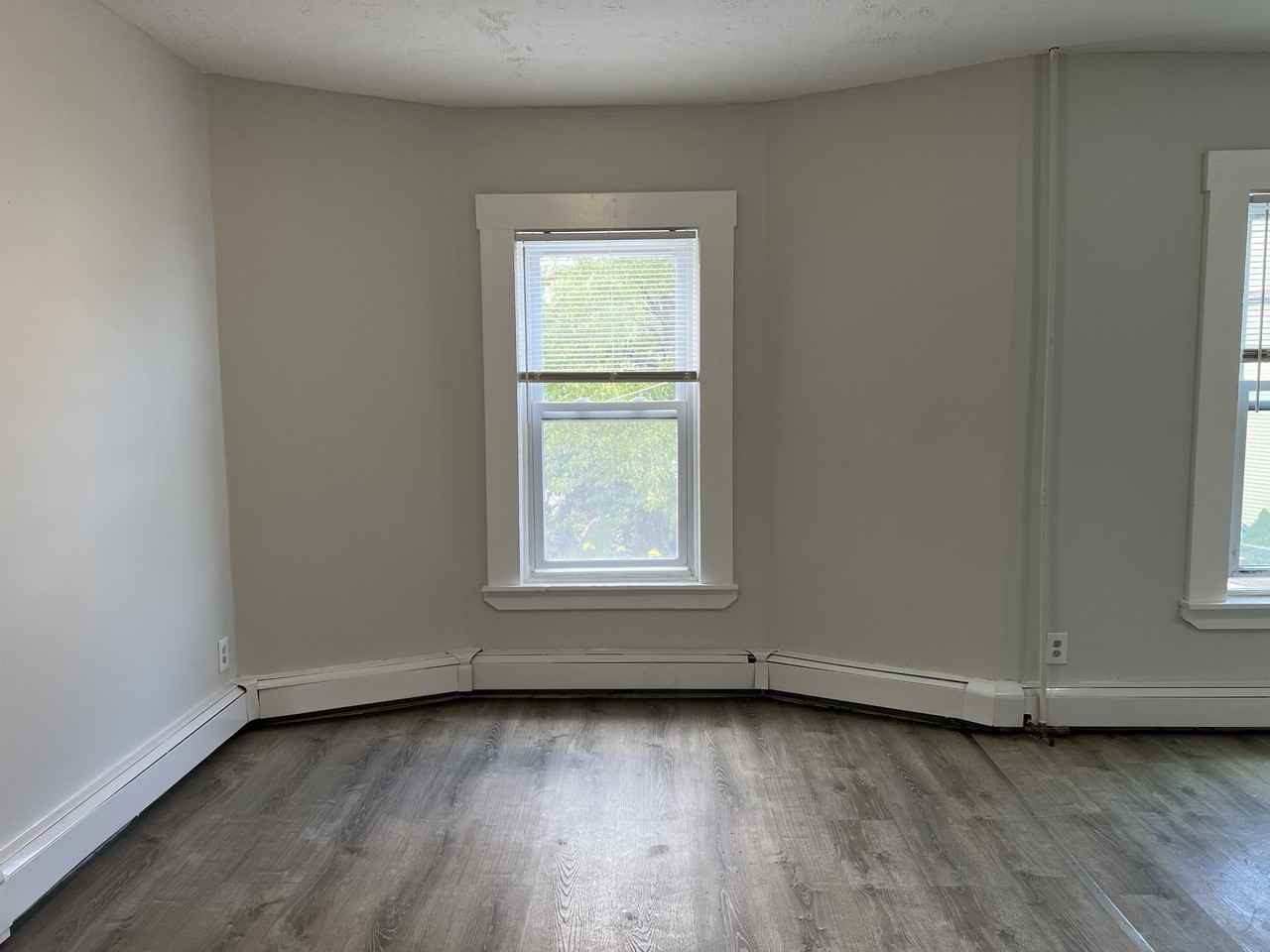 207-209 Broadway - Photo 7 of 10