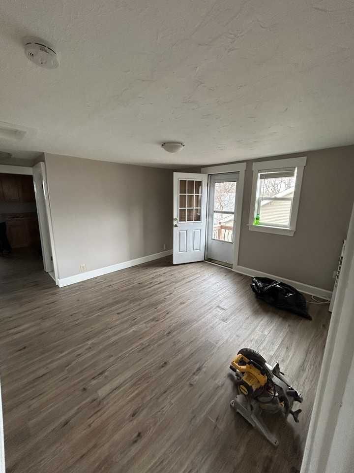 27 Nelson Street - Photo 4 of 8