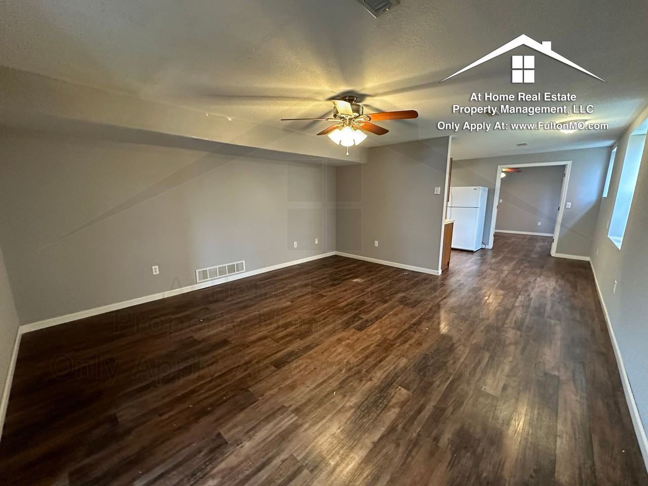 101 E 10th St - Photo 4 of 23