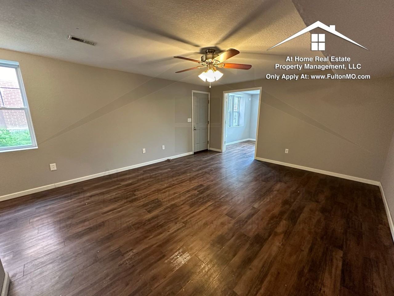 101 E 10th St - Photo 5 of 23