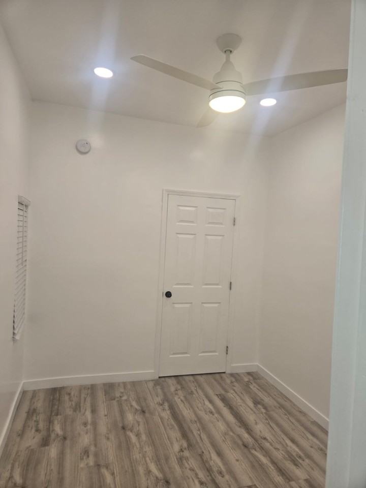 1334 N. E St. - Photo 2 of 10