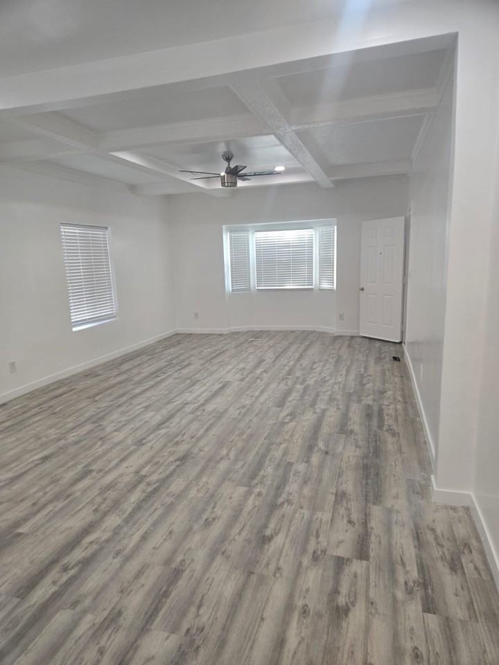 1334 N. E St. - Photo 4 of 10