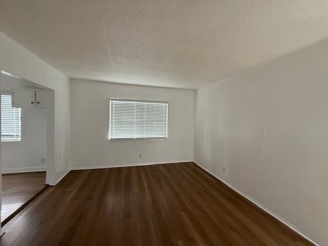 11106 S. Normandie Ave. - Photo 3 of 8