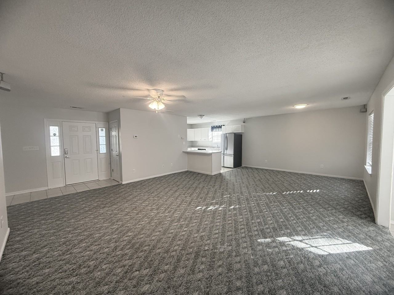 1132 Lancelot Ln - Photo 6 of 34