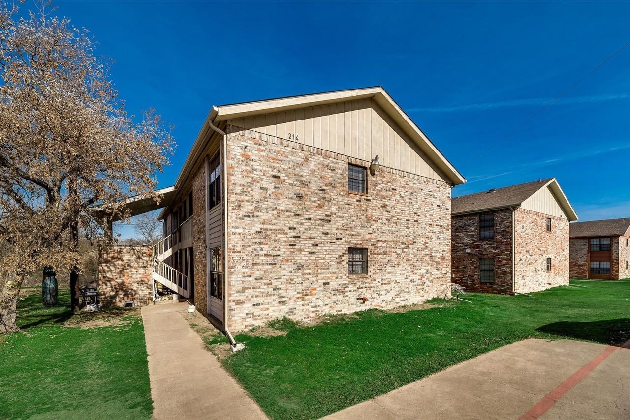 218 Renfro St #A - Photo 2 of 12