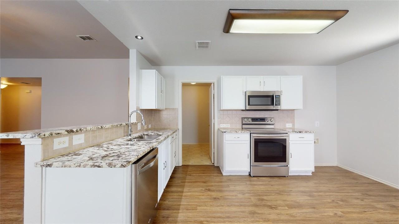 2015 Gardenia Dr #1 - Photo 3 of 10