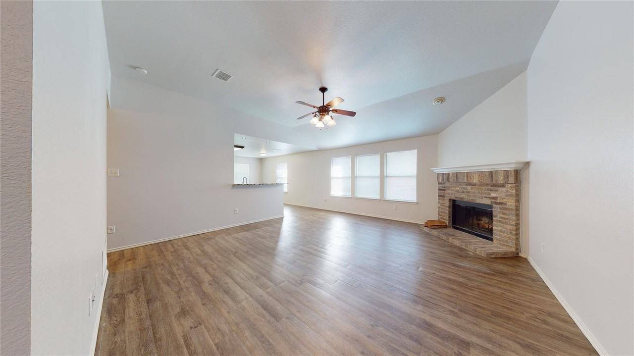 2015 Gardenia Dr #1 - Photo 4 of 10