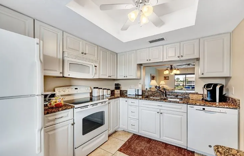 3813 Se 11th Pl #1214 - Photo 4 of 21