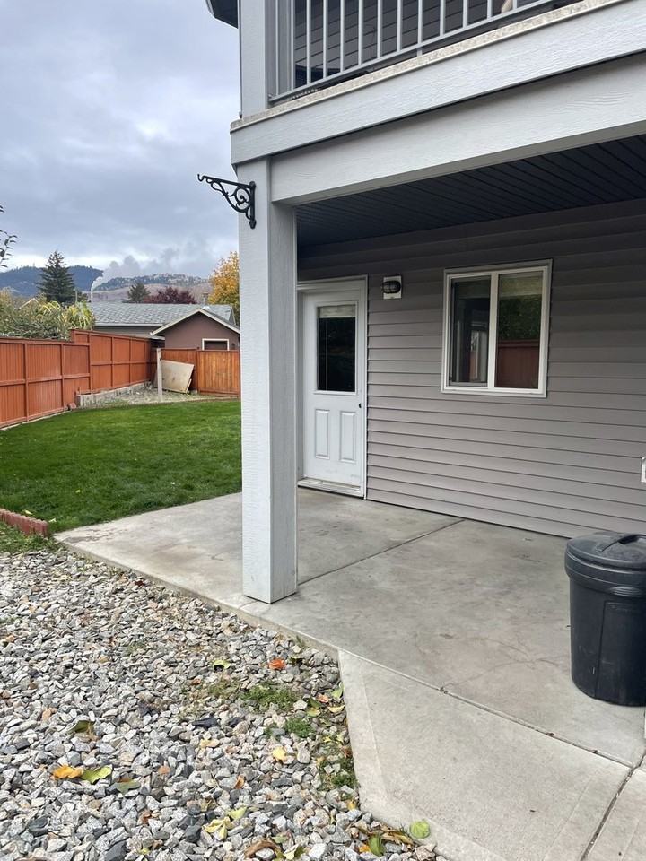 2617 Stanko Way - Photo 3 of 4