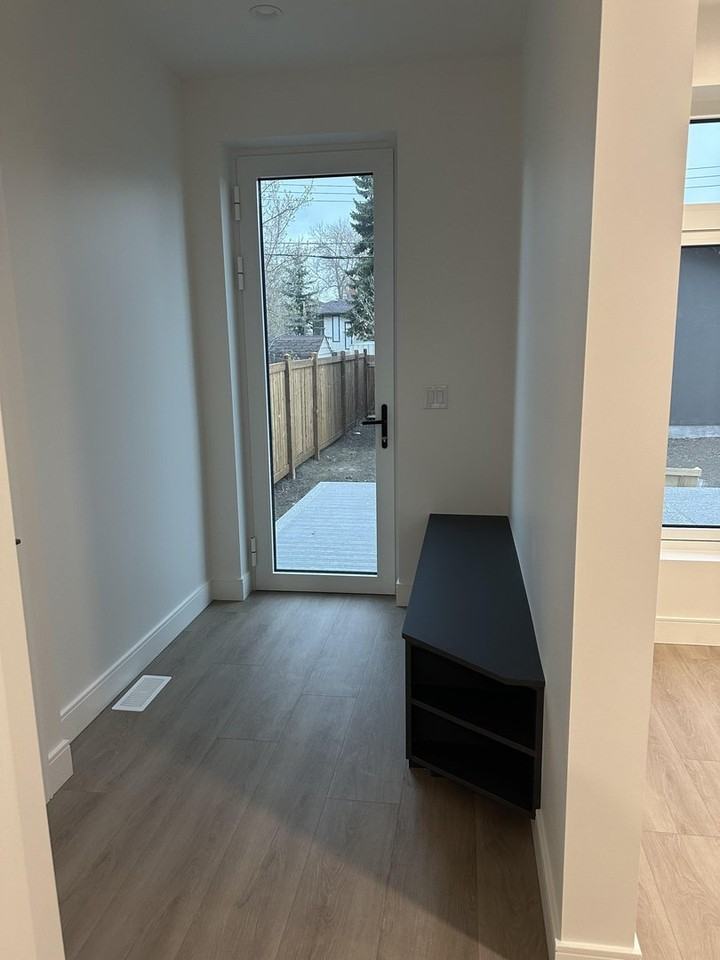 9851 78 Ave Nw - Photo 2 of 29