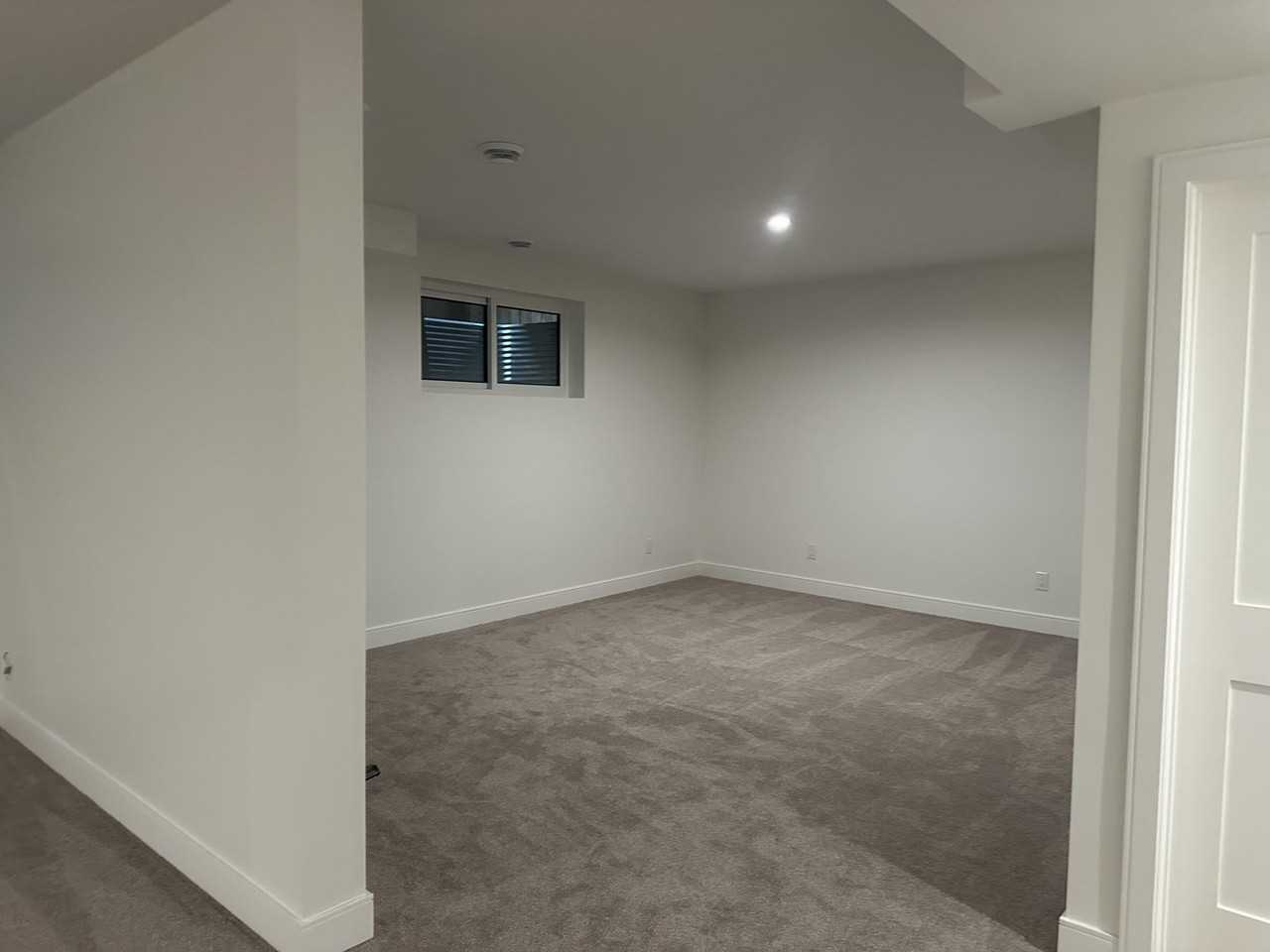 9851 78 Ave Nw - Photo 4 of 29