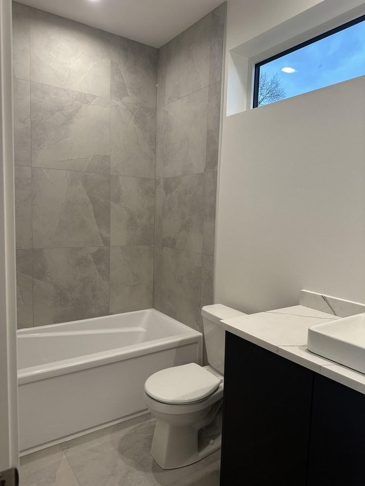 9851 78 Ave Nw - Photo 6 of 29