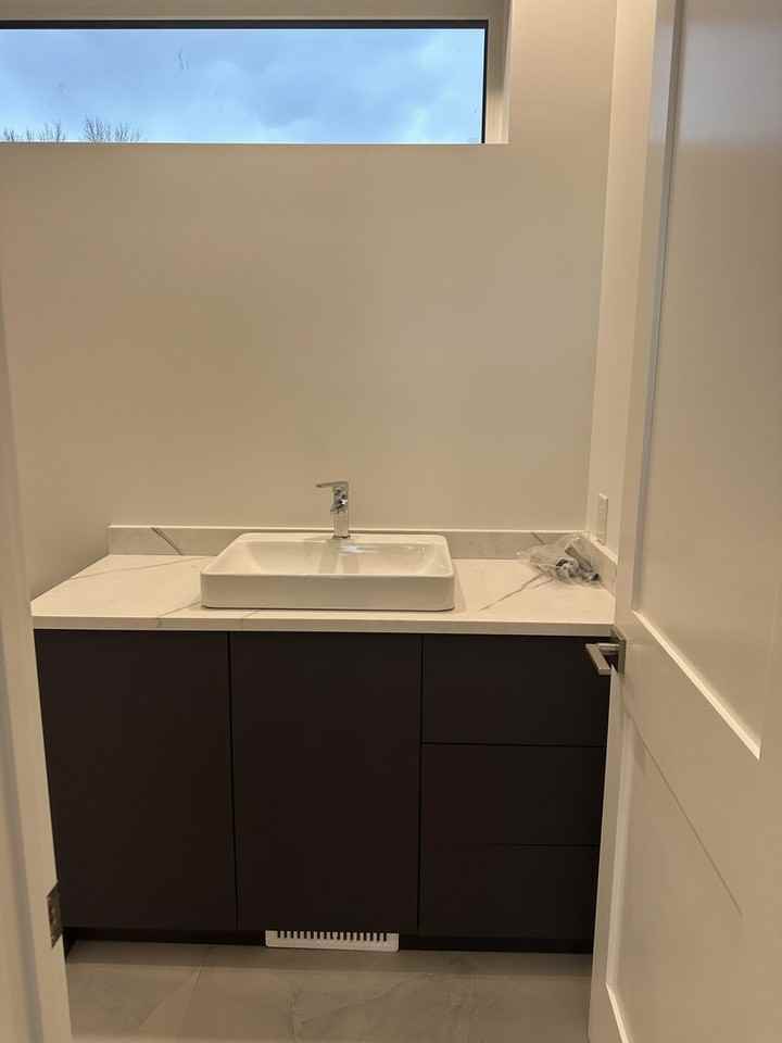 9851 78 Ave Nw - Photo 7 of 29