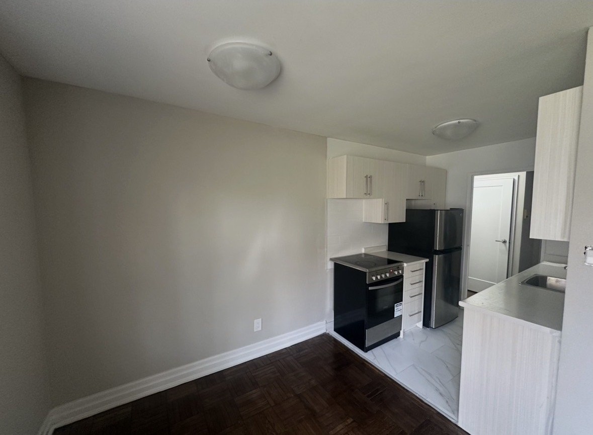 836 Roselawn Ave - Photo 4 of 9