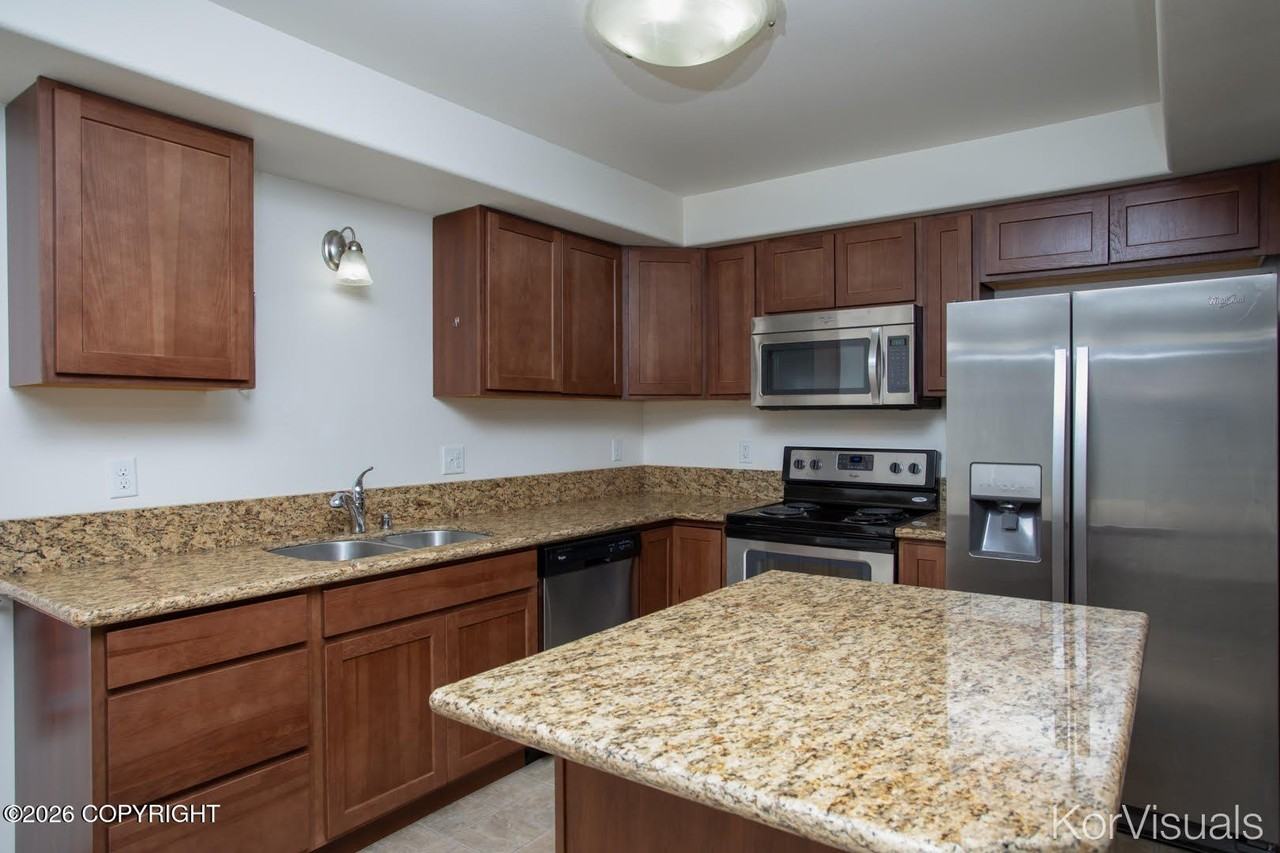 5595 S Irwin Dr - Photo 3 of 22