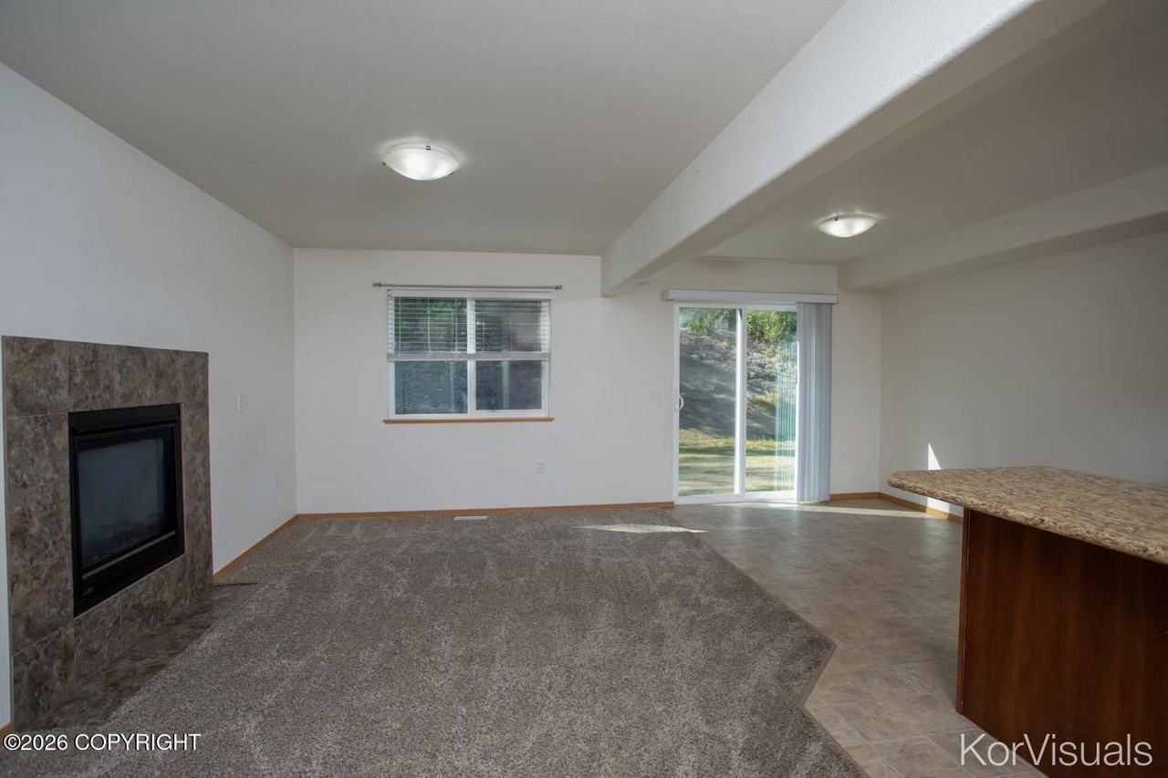 5595 S Irwin Dr - Photo 4 of 22