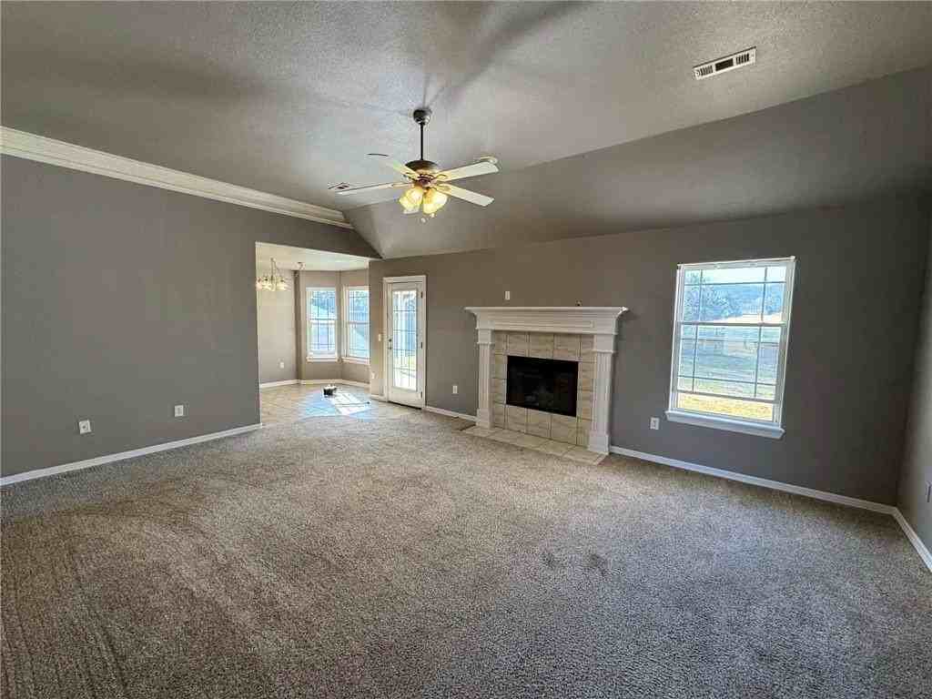 1457 Prairie View Ave - Photo 2 of 19