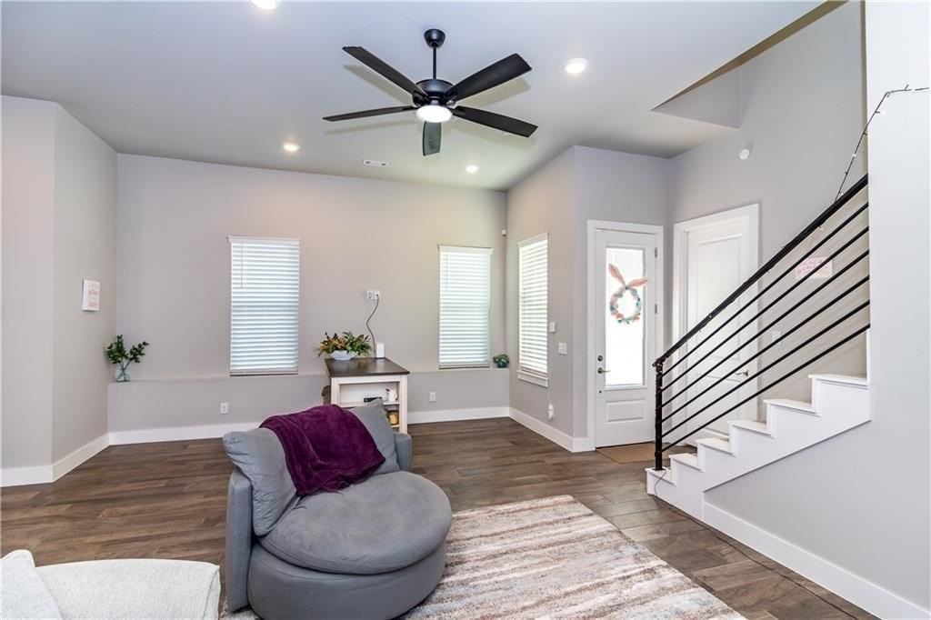 146 E South St - Photo 6 of 35