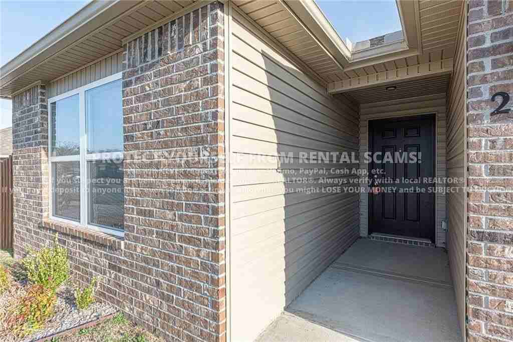 2932 W Obsidian St - Photo 3 of 15